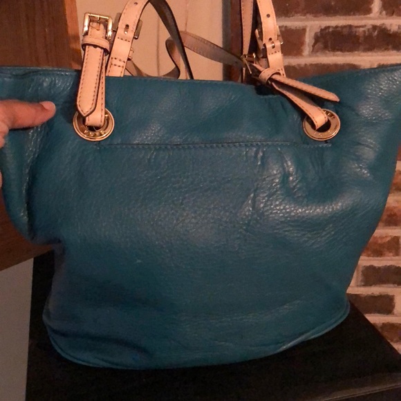 Medium tote - Picture 2 of 2